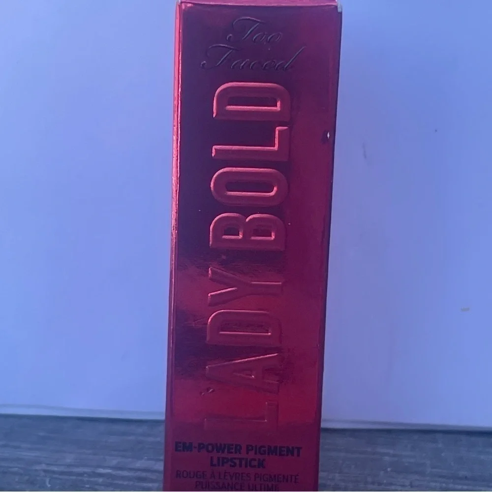 Too Faced Lady Bold ‘Em-Power Pigment Lipstick Full Size